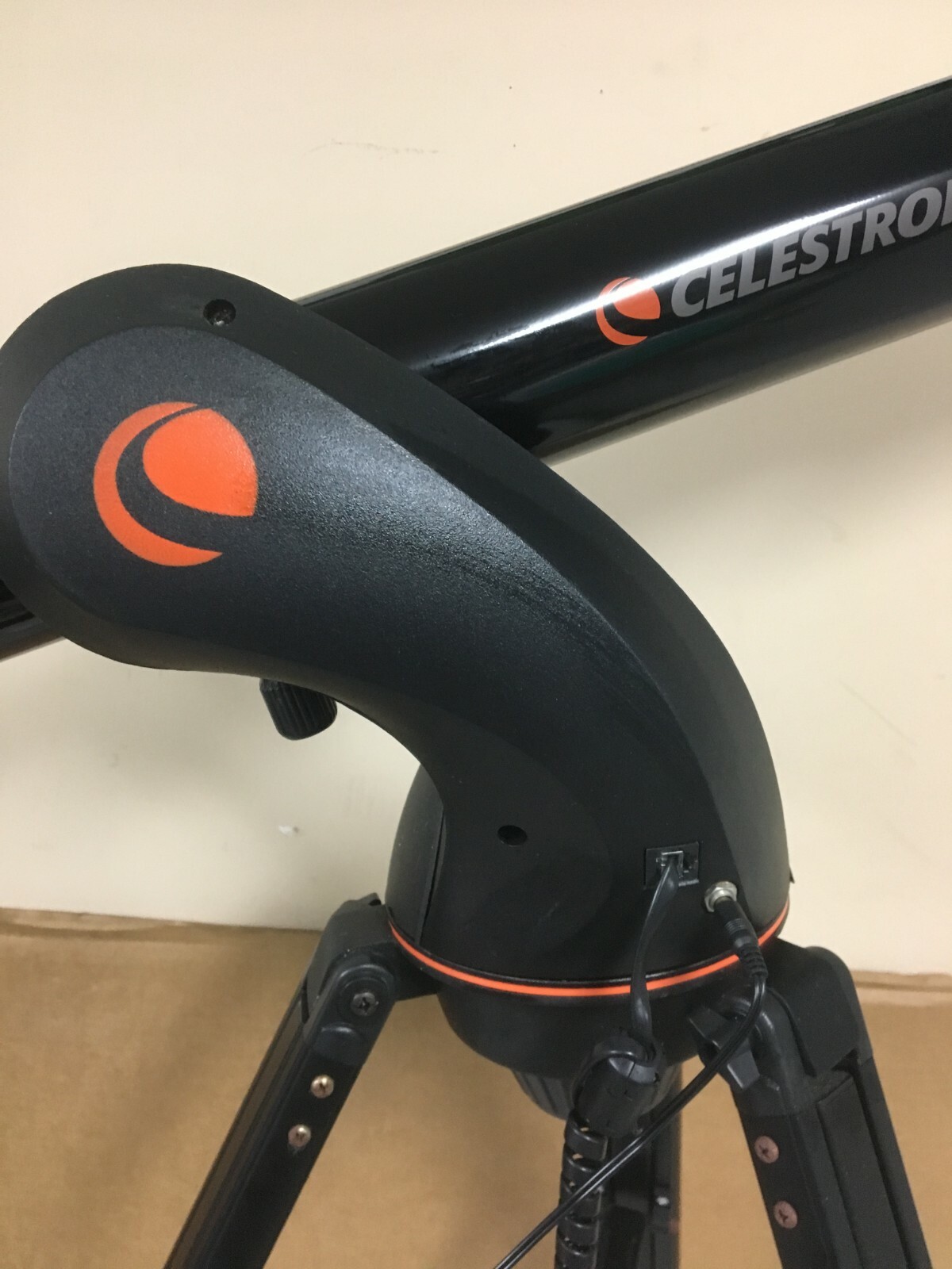 Celestron NEXSTAR 90GT Computerized Refracting Telescope Auto StarNavigator