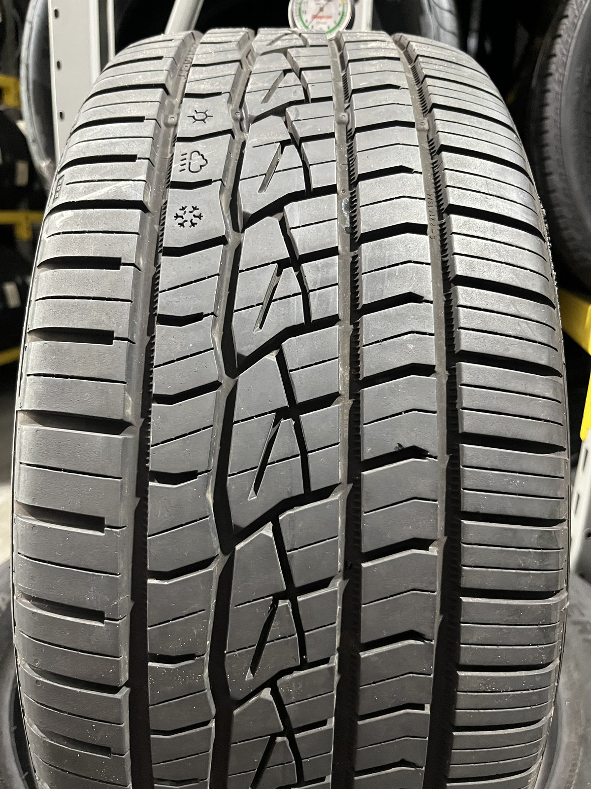 Continental ControlContact Sport SRS Plus 255/45ZR19 104W DOT.1325 8/32 NO Patch