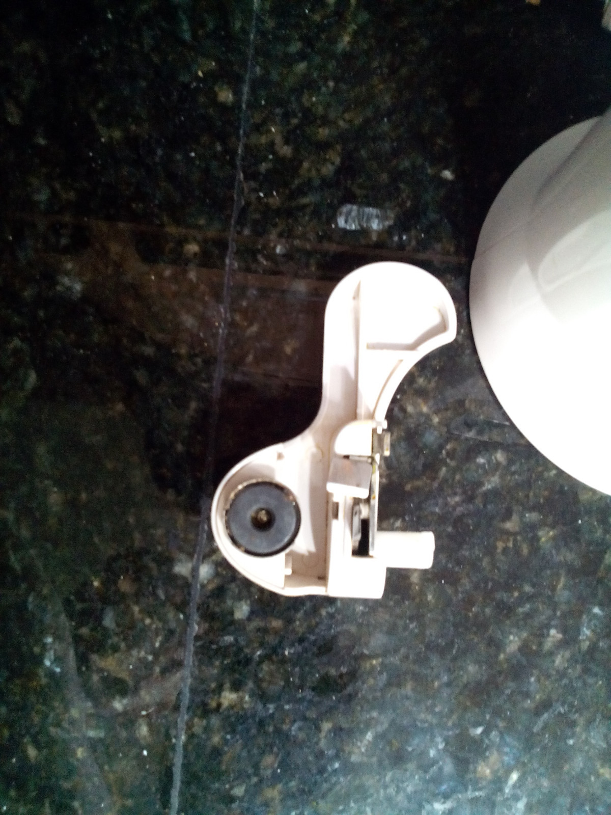 BLACK & DECKER GRAND OPENING 3-IN-1 CAN OPENER MODEL# EC1200