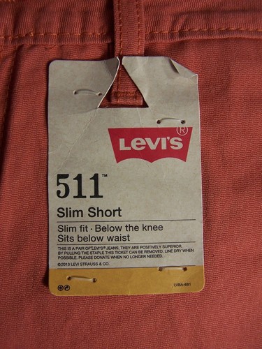 Young Women's Levis 511 sz 10 Reg. 27 X 9, 100% Cotton, Slim Knee Length Short