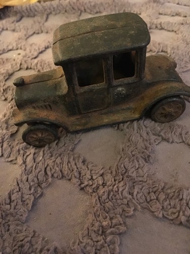 ANTIQUE CAST IRON CAR  4