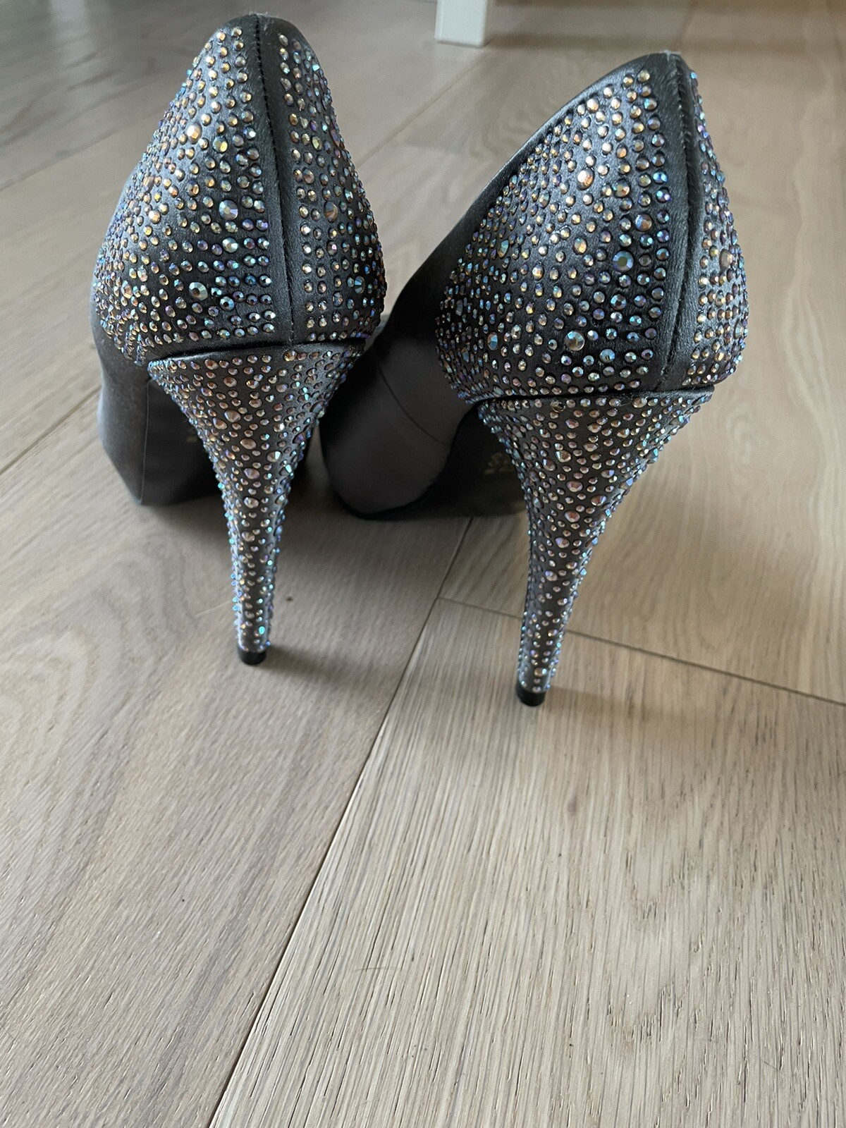 Brand New Steve Madden Heelps Pump 
