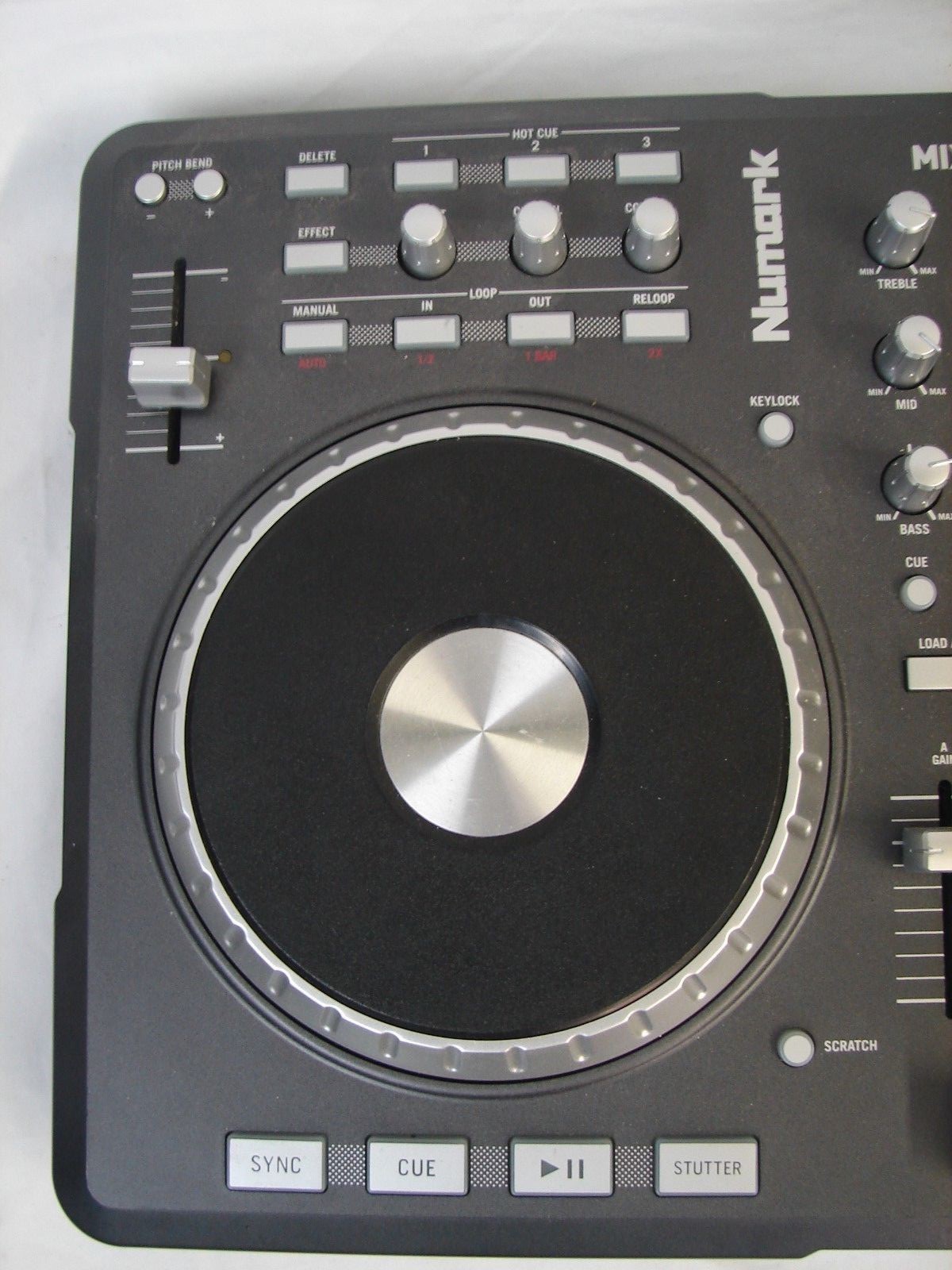 NUMARK MIXTRACK PRO DIGITAL DJ CONTROLLER POWERS ON UNTESTED