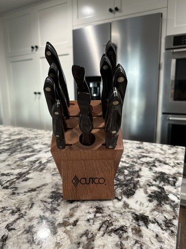 Cutco 10 Piece Knife set With Block