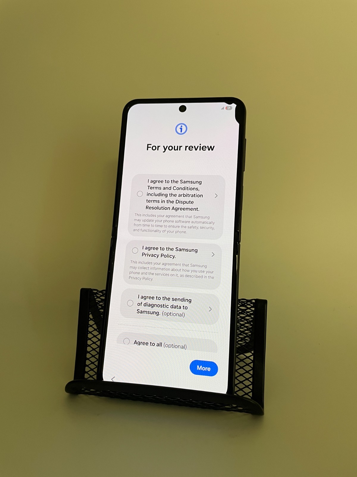 Galaxy z flip5 ジャンク GALAXYzFlip5 ジャンク品 ジャンク品 】Galaxy Z Fold 5｜256gb