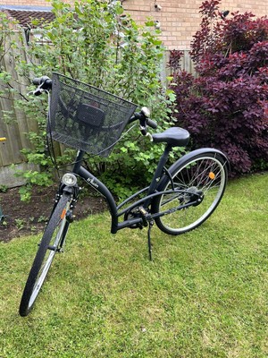 Gorgeous B’Twin City Bike /Bicycle With Removable Basket And Bell