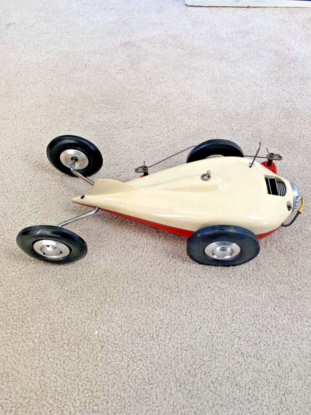 Matthews V-Car Tether Race Car Hornet Power