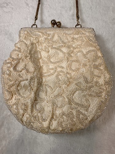 30” La Regale Ltd Vintage Beaded Purse With 24” Gold Chain Cream Satin Interior