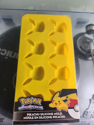 ThinkGeek Pikachu Silicone cookie / candy Mold New 4 Different Expressions