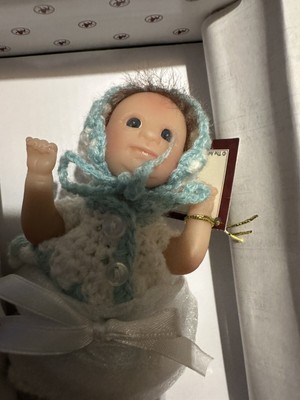 NIB THE ASHTON-DRAKE GALLERIES ''HAPPY AS A CLAM'' 4'' BABY DOLL