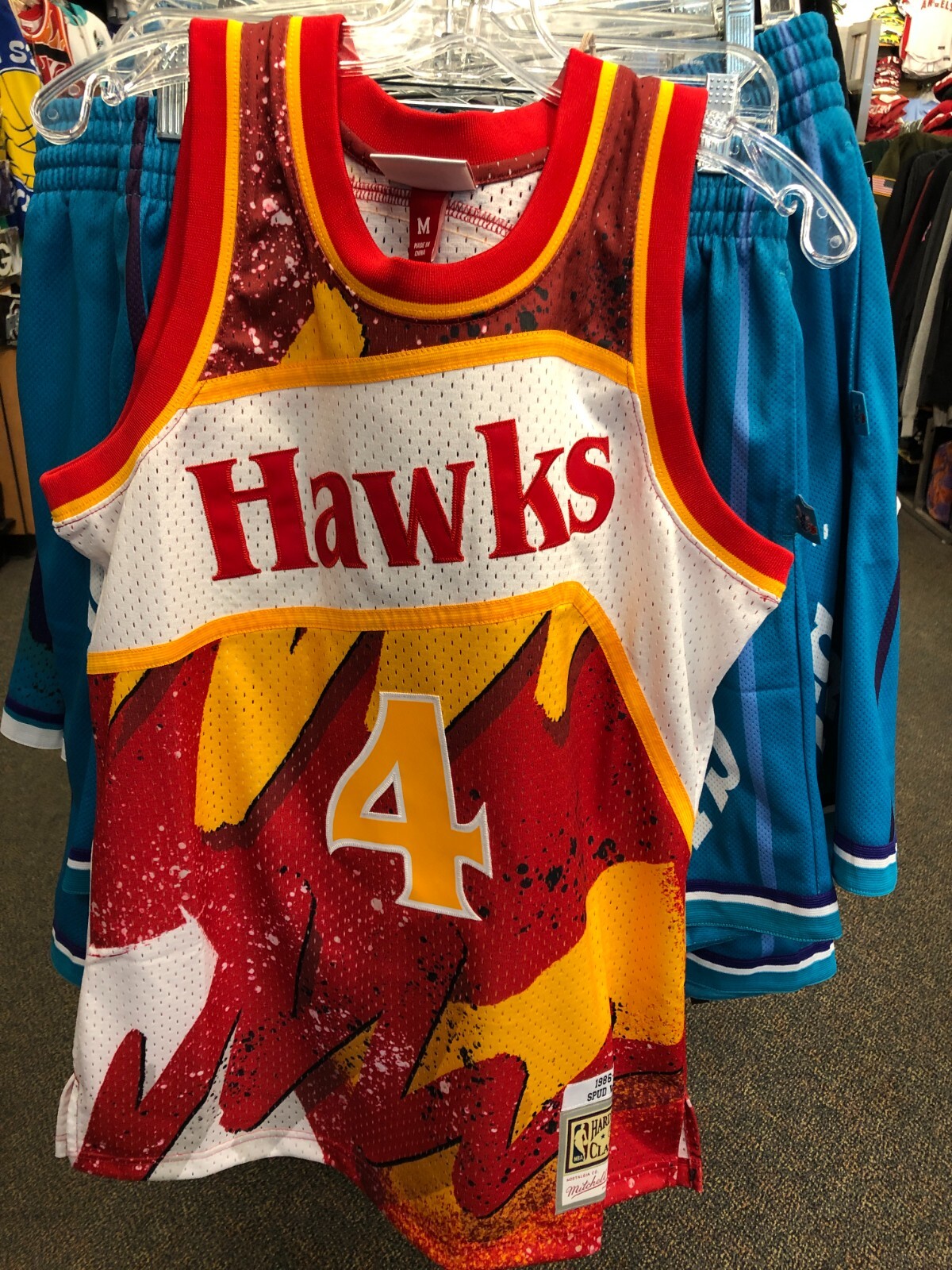 Amazon.com: Mitchell & Ness NBA Swingman Road Jersey Hawks