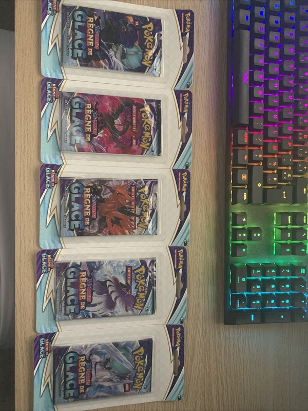 Booster Pokemon Regne De Glace Epee Et Bouclier Fr Eb06 Neuf Scelle Sous Blister