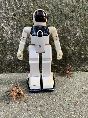 Rare vintage robot silverlit maxibot max 1 386 (some yellowing) retro gift