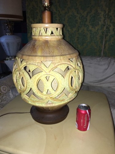 Vtg Mid Century Modern YELLOW ORANGE POTTERY CERAMIC HUGE TABLE LAMP