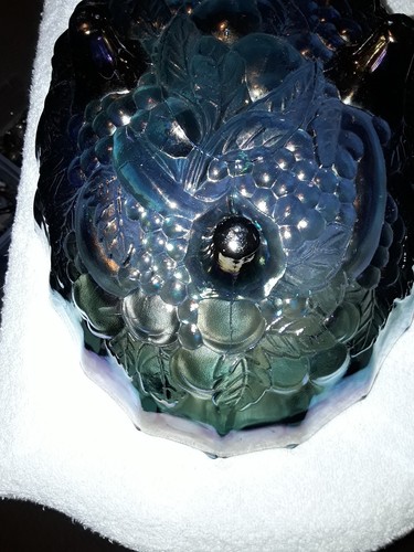 ANTIQUE LARGE CARNIVAL GLASS FOOTED FRUIT BOWL