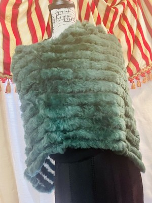 LA -Fiorentina -Designer  Luxe Women s Rare Green Rabbit Fur Shawl Pull-Over