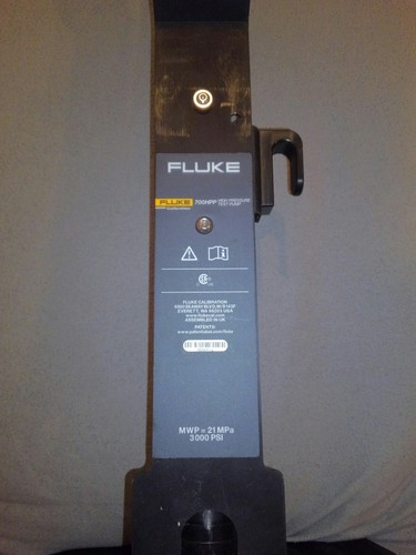 Test Pump Kit,1/4 Adapter Fitting NPT FLUKE CALIBRATION 700HPPK-NPT VERY NICE