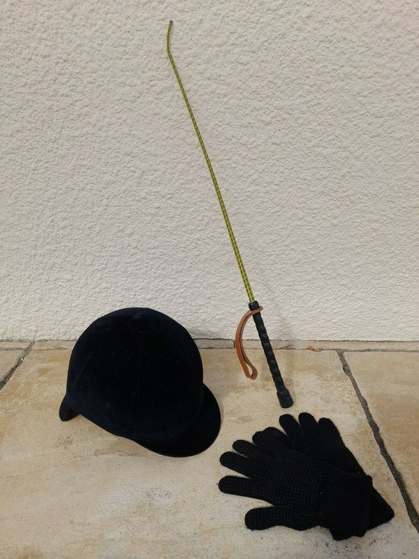 Lot Ã©Quitation Decathlon Casque Taille 55 / Gants Taille S / Cravache