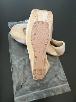 Bloch Spoke point shoes 6 1/2 X