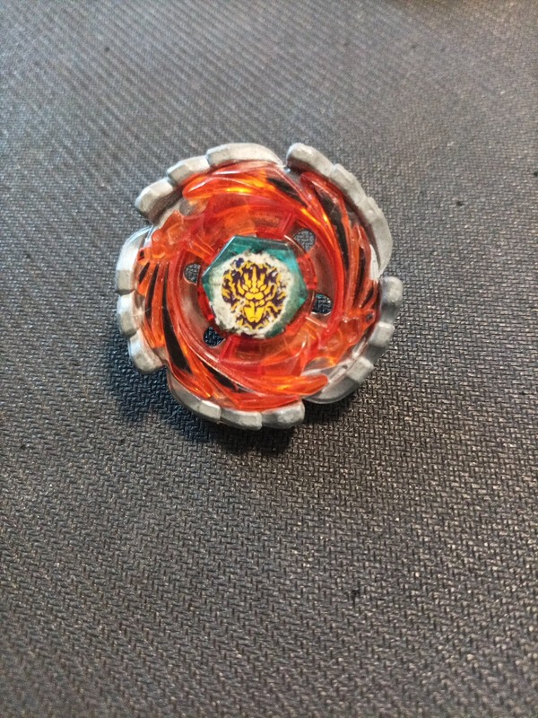 Toupie Beyblade MÃ©Tal Cyclone Herculeo 
