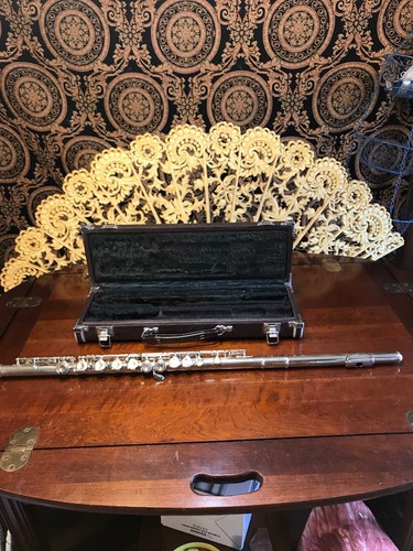 YAMAHA MODEL YFL225N FLUTE NICKEL PLATED! PLAYS GOOD!