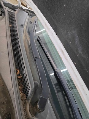 Used Right Wiper Arm fits: CHEVY EQUINOX 10 11 12 13 14 15 16 17