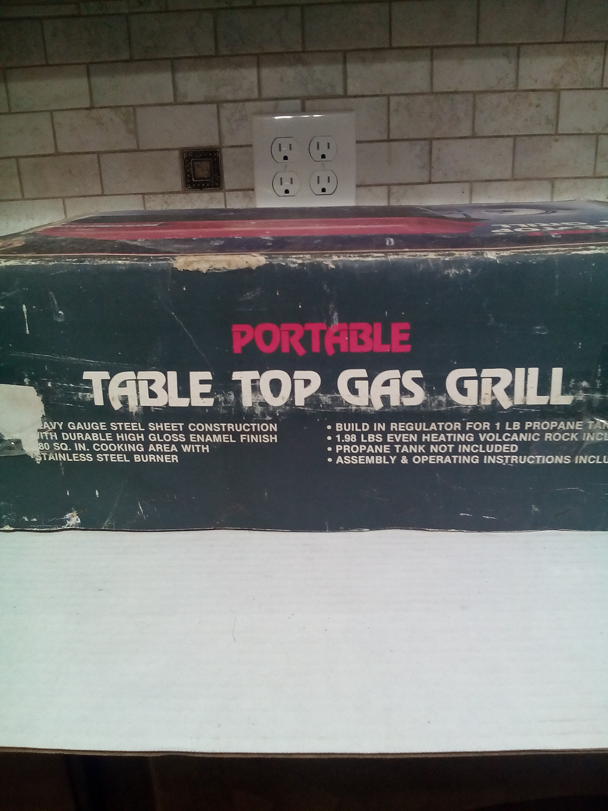 PORTABLE TABLE TOP GAS GRILL