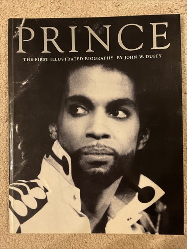 洋書 The Prince of Wales a Biography Prince of Wales: A Biography - Five Books Expert Reviews