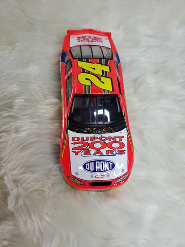 Jeff Gordon 2002 DuPont 200 Years 1/24 Diecast Car Nascar Champion Action