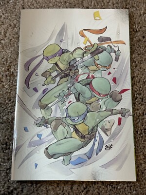 SDCC 2024 TEENAGE MUTANT NINJA TURTLES TMNT #1 VIRGIN FOIL! Peach Momoko LE 500