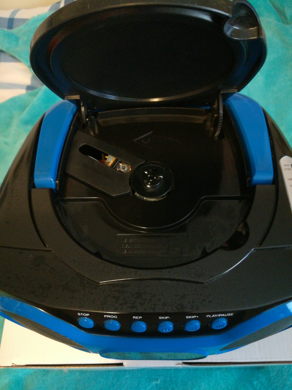 Hdi Audio CD Boombox AM/FM Radio Black and Blue Colors, Programmable, With Cord