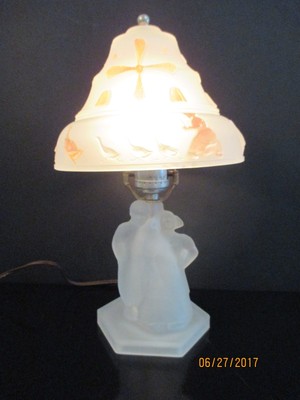 VINTAGE DUTCH COUPLE BOUDOIR FROSTED GLASS LAMP WINMILL SCENES ON GLASS SHADE