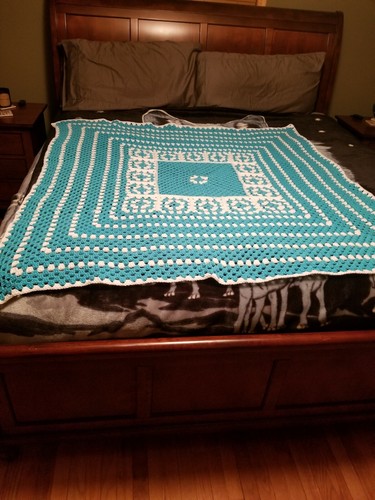 New! BEAUTIFUL HANDMADE CROCHET SMALL AFGHAN