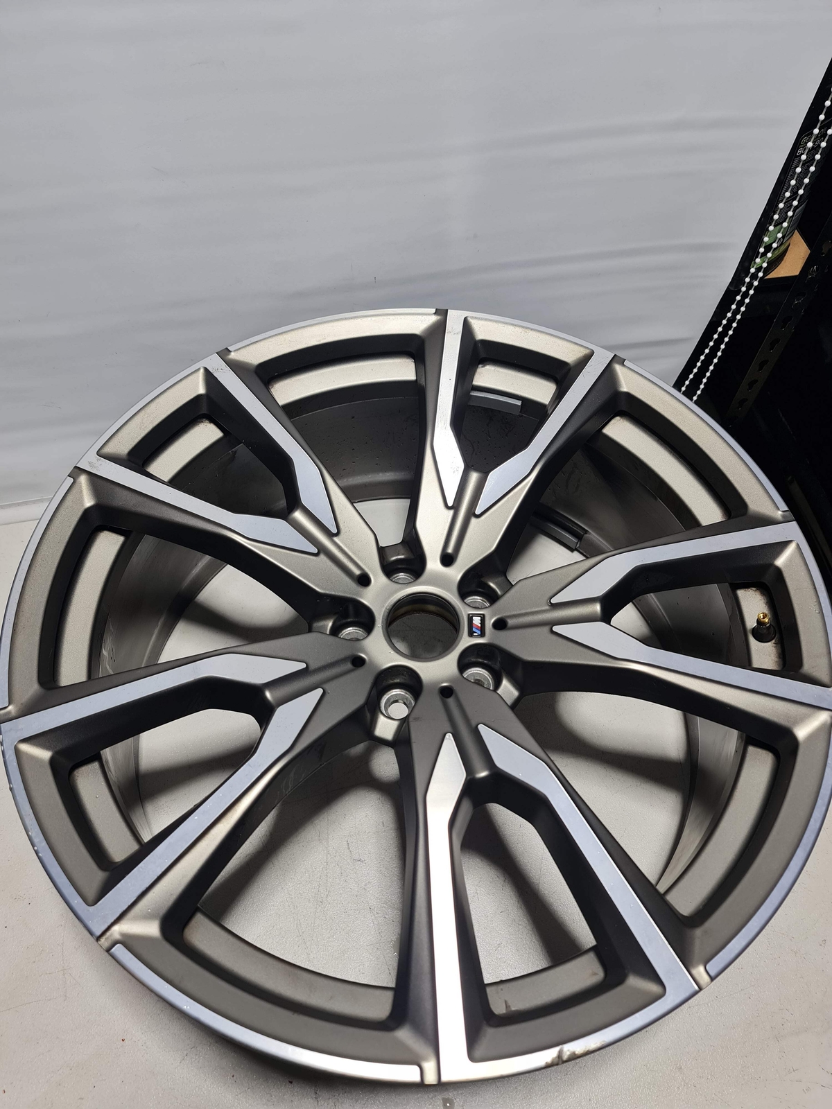 0 Bmw OEM G07 X7 755M M V-Spoke 22\\\" Staggered Wheel Set Silver & Jet Black New image 2