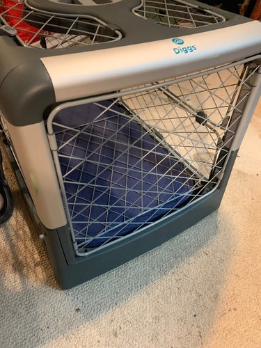DIGGS Revol Travel Pet Crate Pop Up Portable  Carrier Cage Kennel 30 Lbs Small
