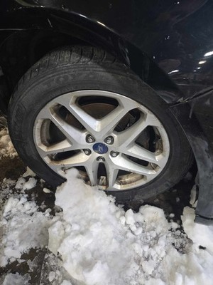 Used Right Front Wheel fits: 2016 Ford Fusion 17x7-1/2 aluminum