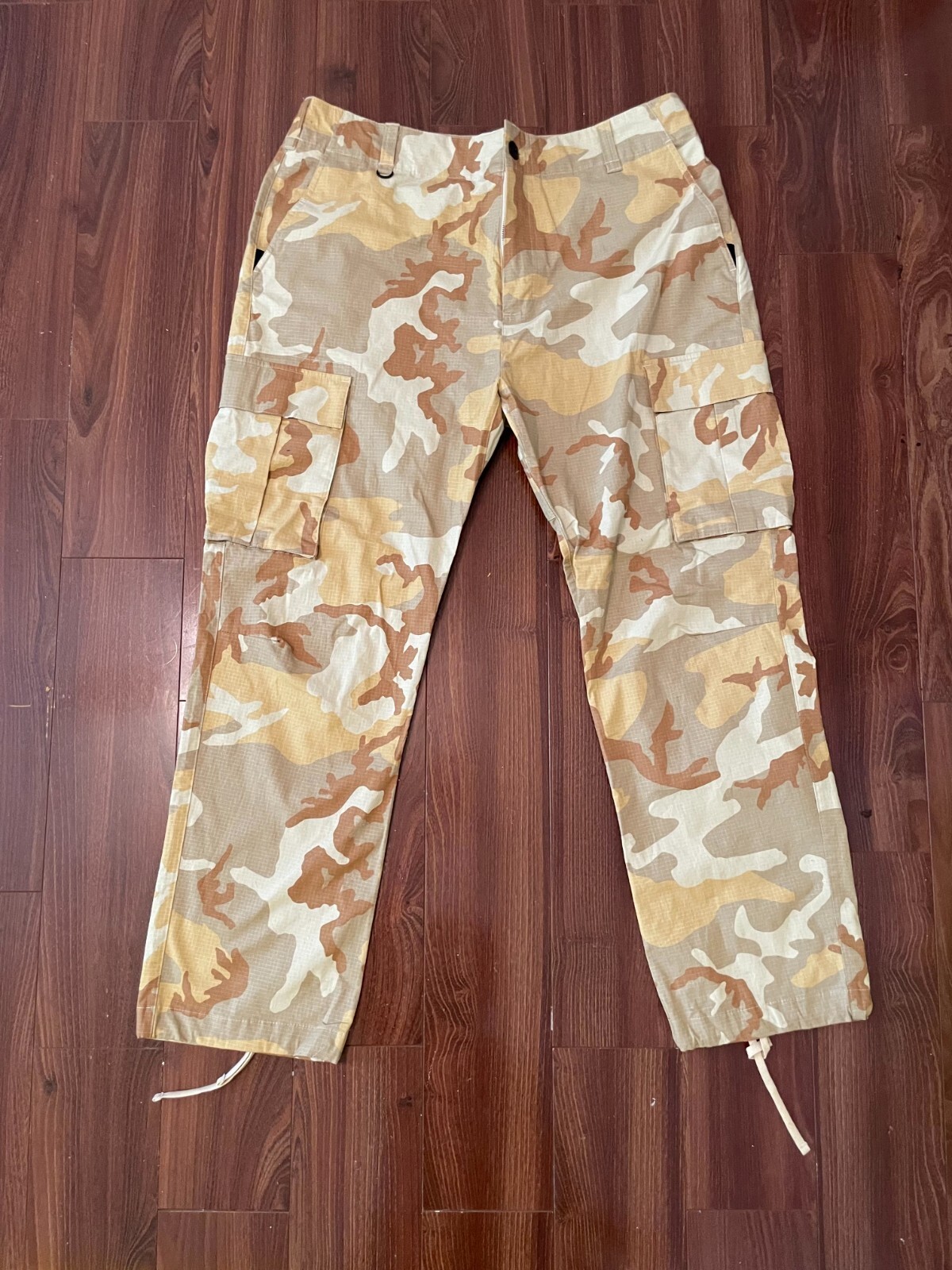 Men's Sz 36 Brown Camouflage Cargo Pockets Pull String Hem
