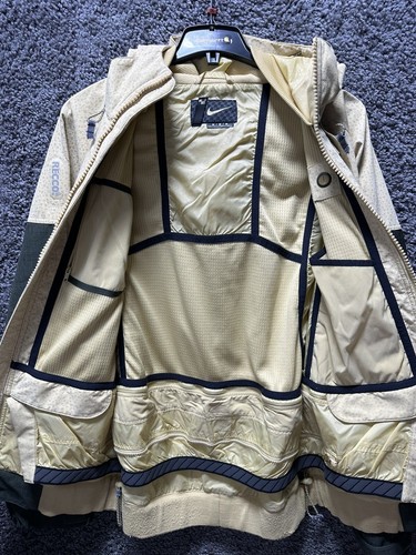 Nike Meaden Snowboarding Jacket 2008 Size Medium 371909-064 Gold Green Rare SBJ