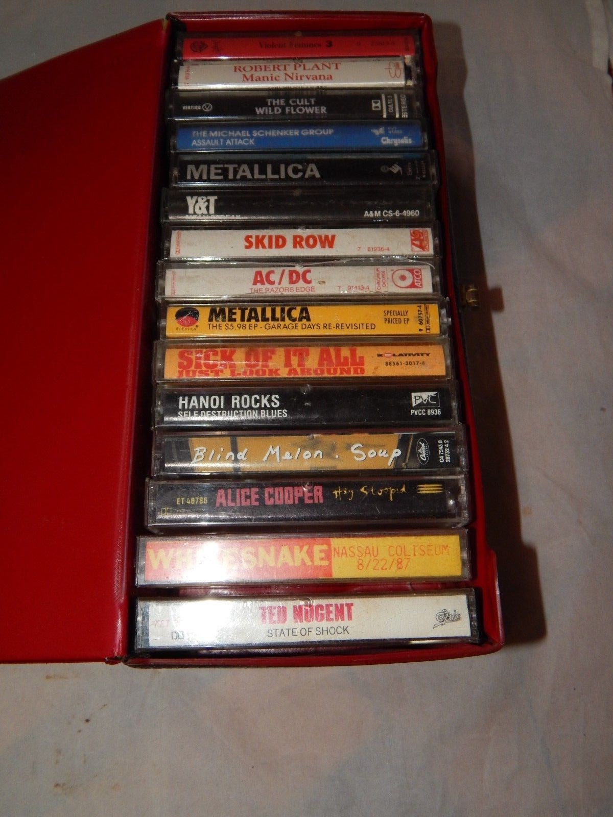 15 Cassette Tape Lot in Carrying Case Metallica, Cult, Blind Melon, Skid Row
