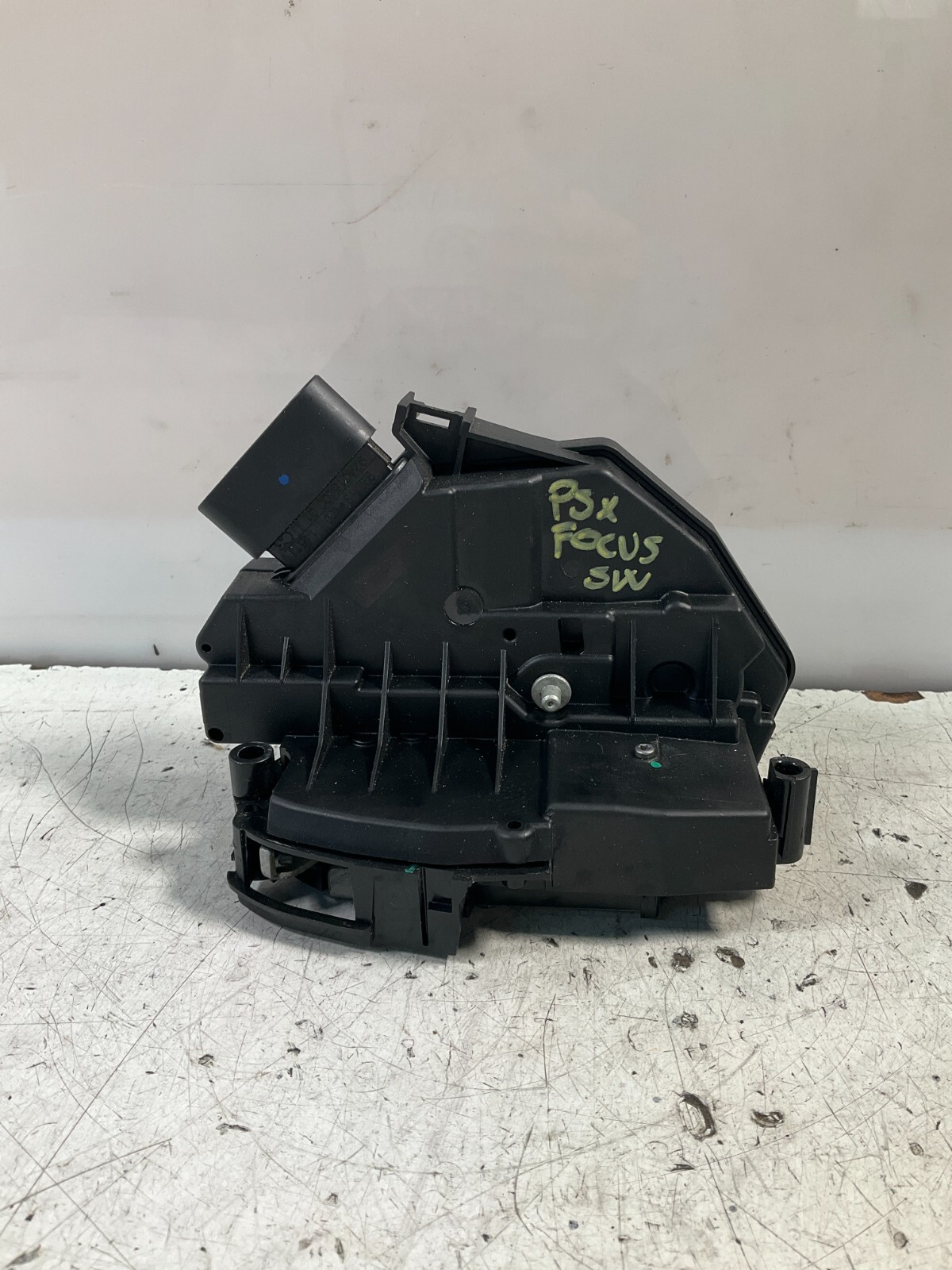 Serratura porta posteriore sinistra FORD FOCUS SW BM5A-A26413-AC