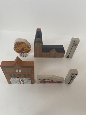 Cars Meow Village Collectibles Bruton Parish, Vigilant Fire House, Combo#57