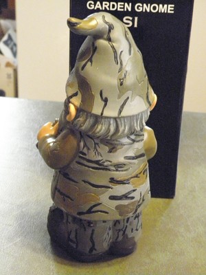 NIB DUCK DYNASTYS' UNCLE SI ROBERTSON GARDEN GNOME IN CAMO WITH A DUCK CALL NEW