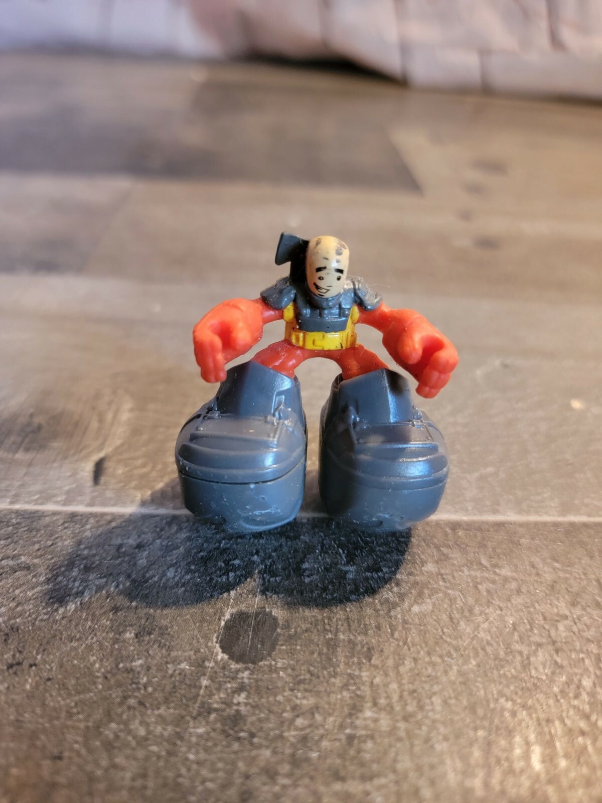 スニーカー Toy Toy man Wobbling big shoe man toy action figure fighter | eBay
