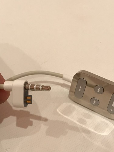 OEM Apple iPod Classic 1st & 2nd Gen Wired Remote Control Clip Model A1018