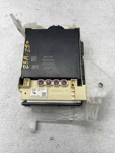 まあ Toyota Genuine Computer Multiplex Network Door 89222-42033