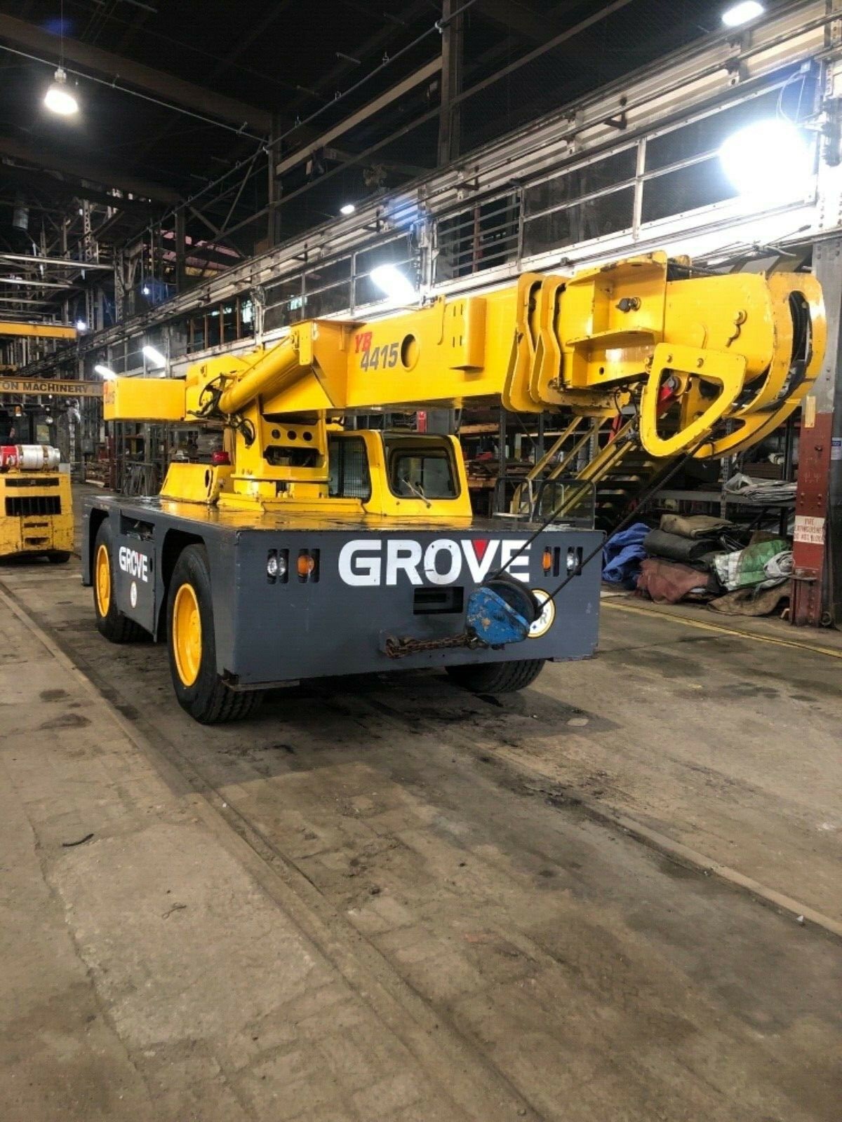 GROVE YB4415 15-TON CARRYDECK CRANE