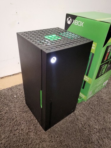 Mini nevera para XBOX Series X Replica 8 Can, enfriador termoeléctrico -  AliExpress