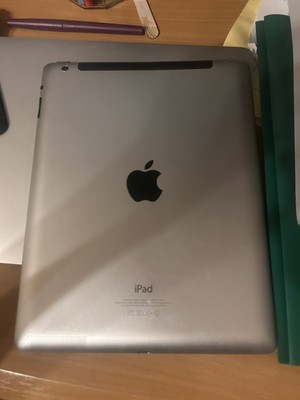 Apple iPad 2 (2nd Generation A1395) WiFi 16GB silver