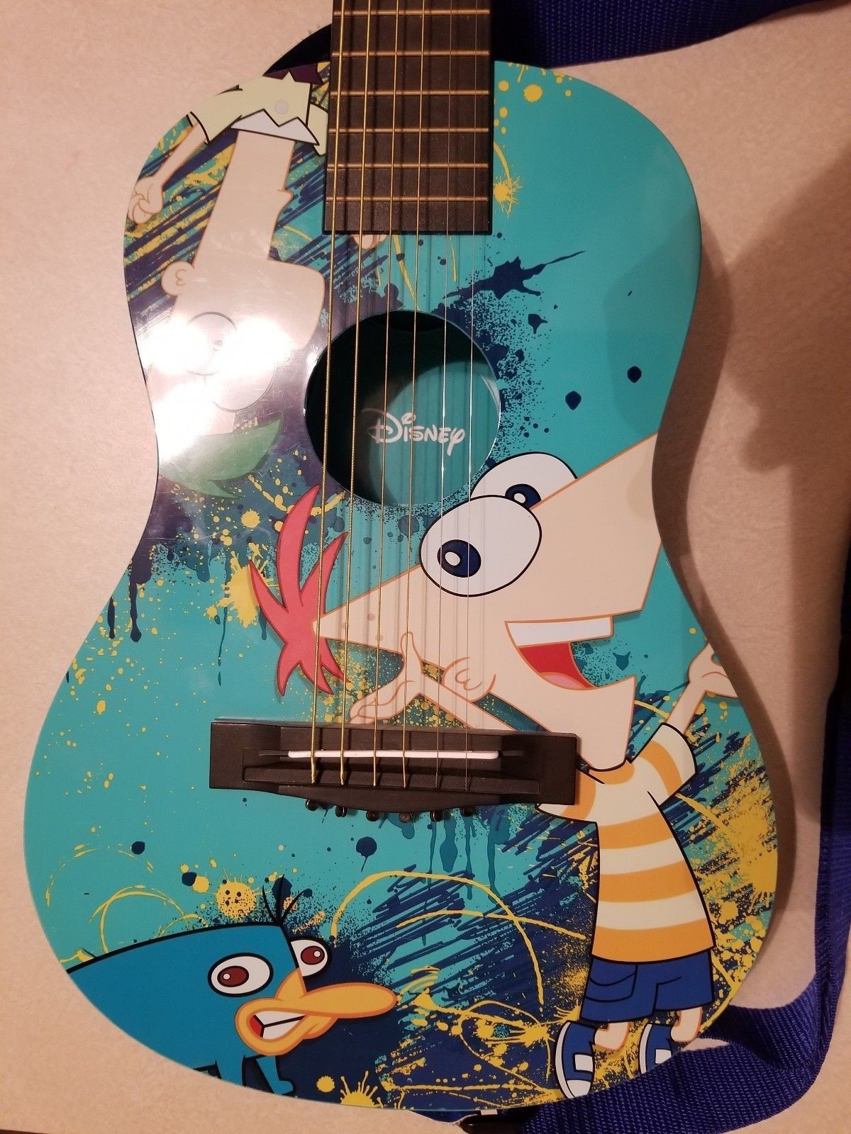 Disney Phineas & Ferb / 6 String Acoustic Guitar 31