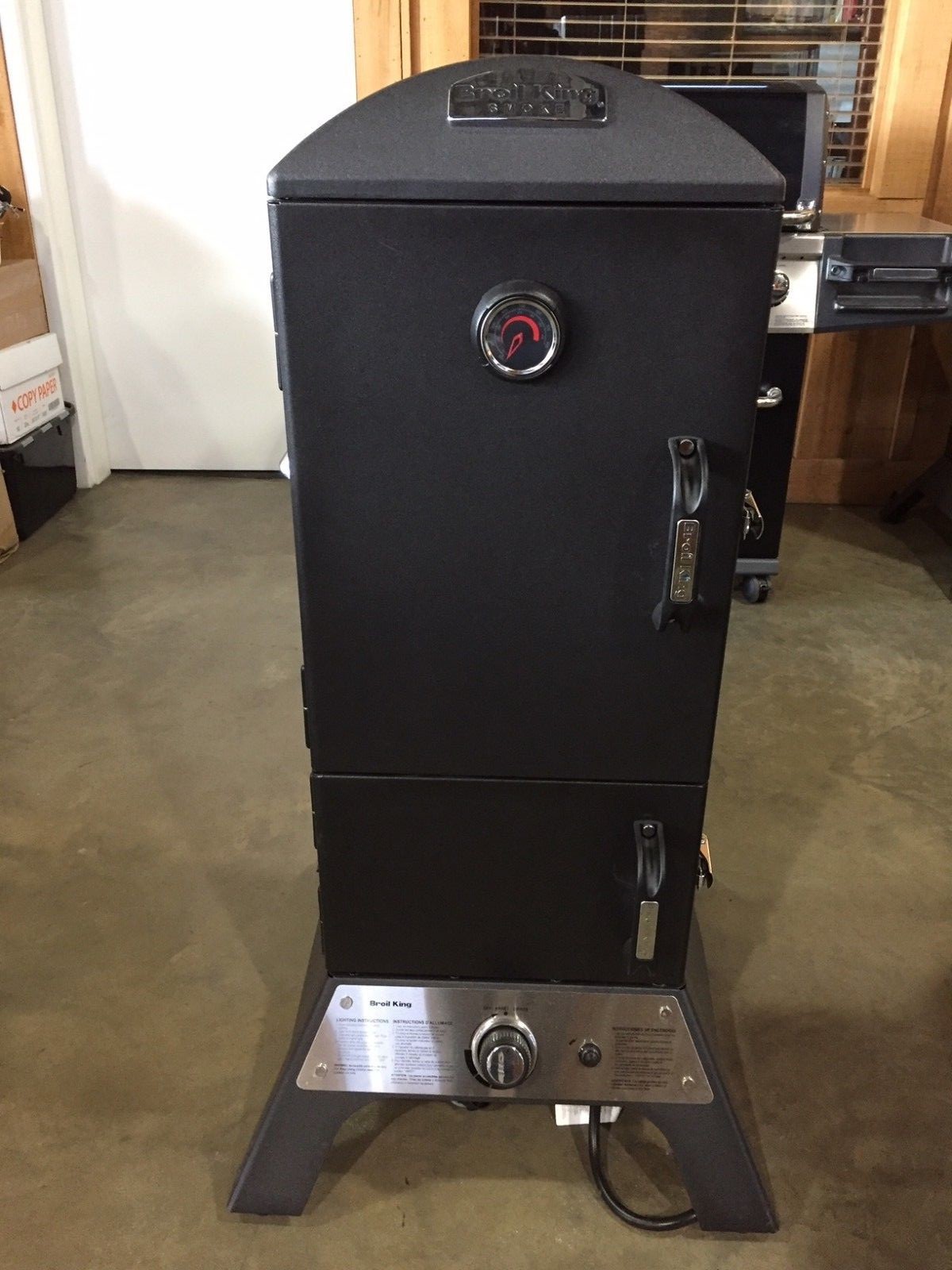 Broil king vertical propane smoker